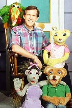 LugaTv | Watch Quigleys Village seasons 1 - 1 for free online